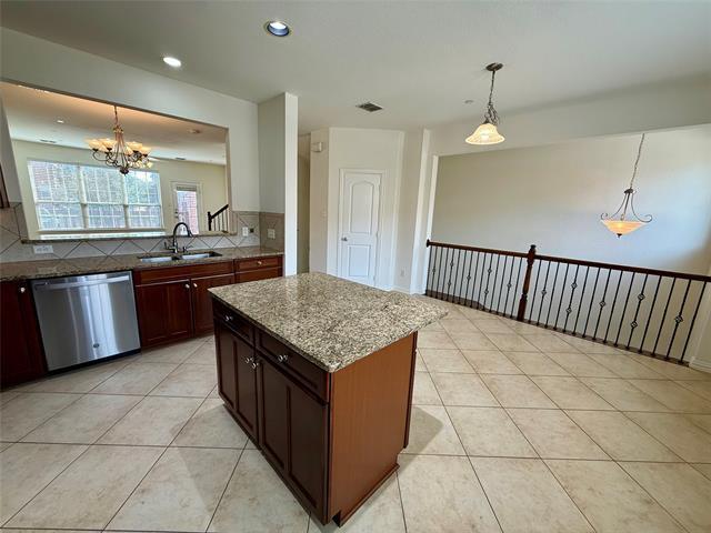 Foto del edificio - 7818 Liverpool Ln