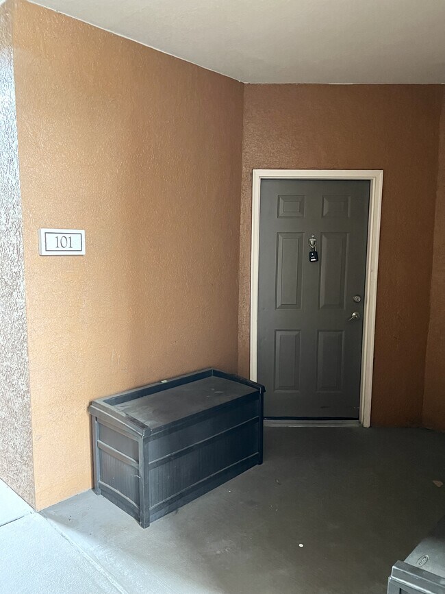 Foto del edificio - 6149 Metrowest Blvd