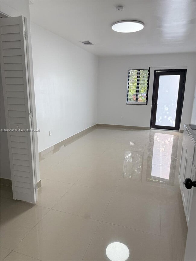 Foto del edificio - 4700 SW 2nd Terrace
