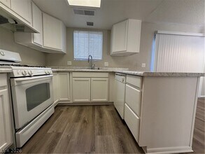 Building Photo - 181 Bel Port Dr