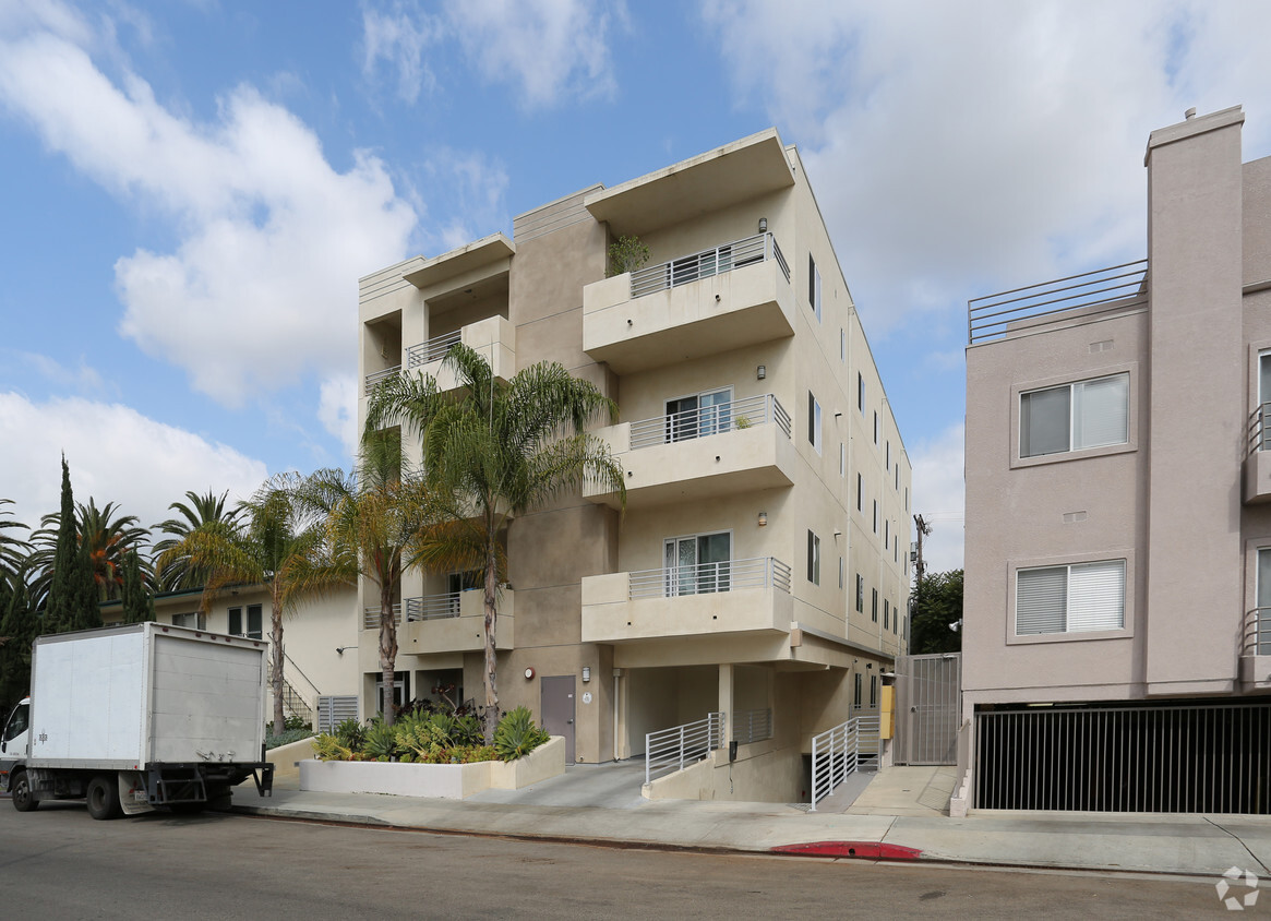 Primary Photo - 11831 Avon Way