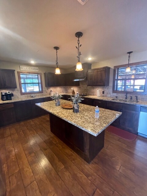 Foto del edificio - 2418 Catalpa Rd