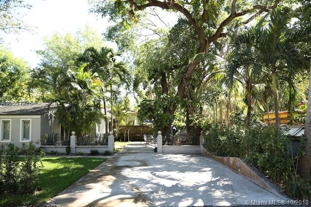 Foto del edificio - 400 NE 87th St