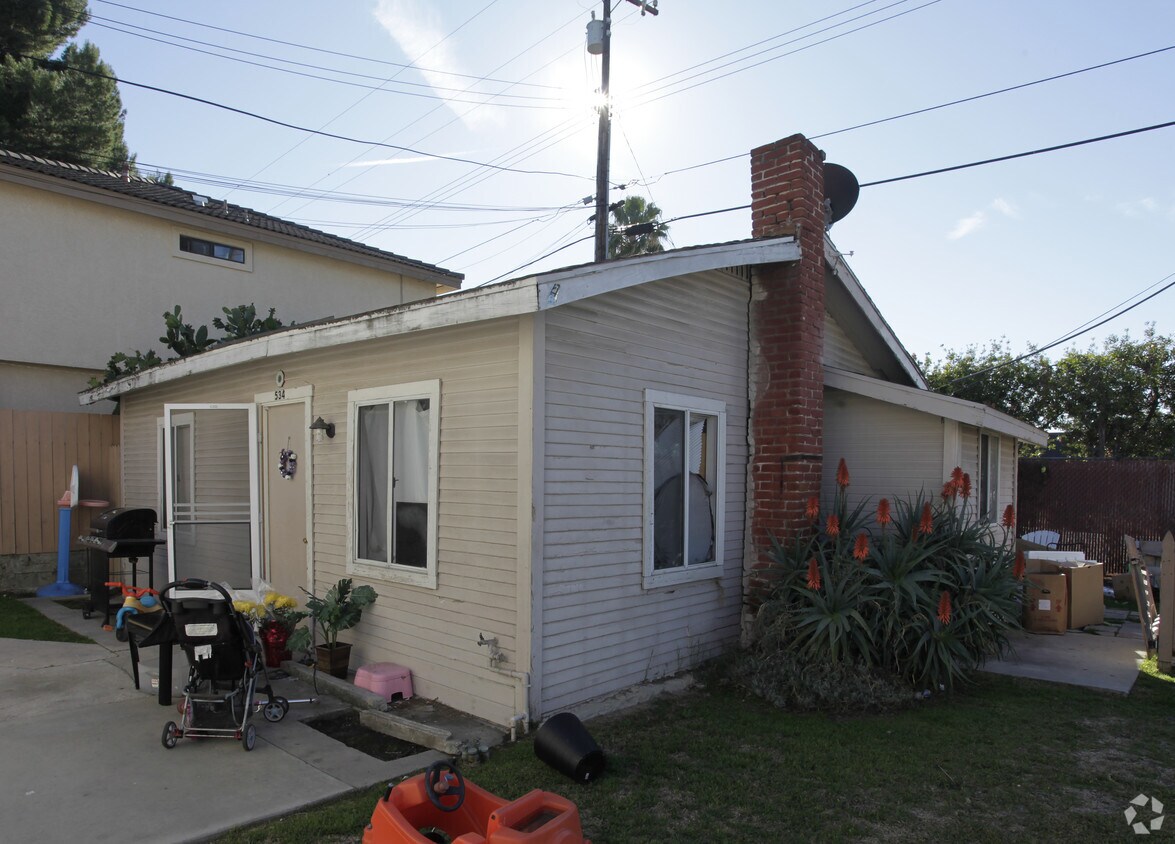 Foto del edificio - 534-544 W Amerige Ave
