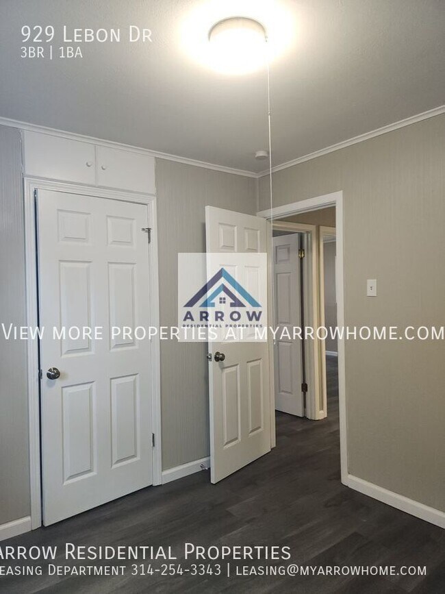 Building Photo - 929 Lebon Dr