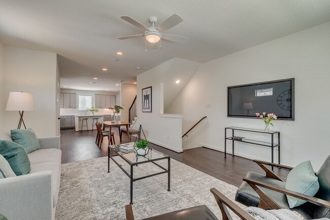 Building Photo - *MOVE IN SUMMER 2026* $6875/$1375 per bed average 5 bed 5.5 Bath Walk to TCU