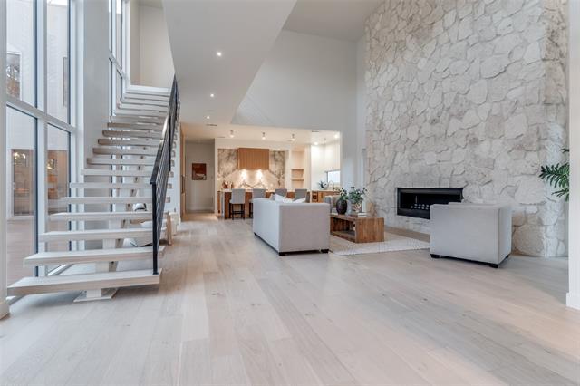 Foto del edificio - 3821 Beechwood Ln