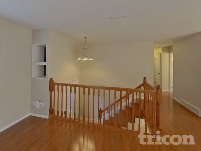 Foto del edificio - 4840 Windward Cir