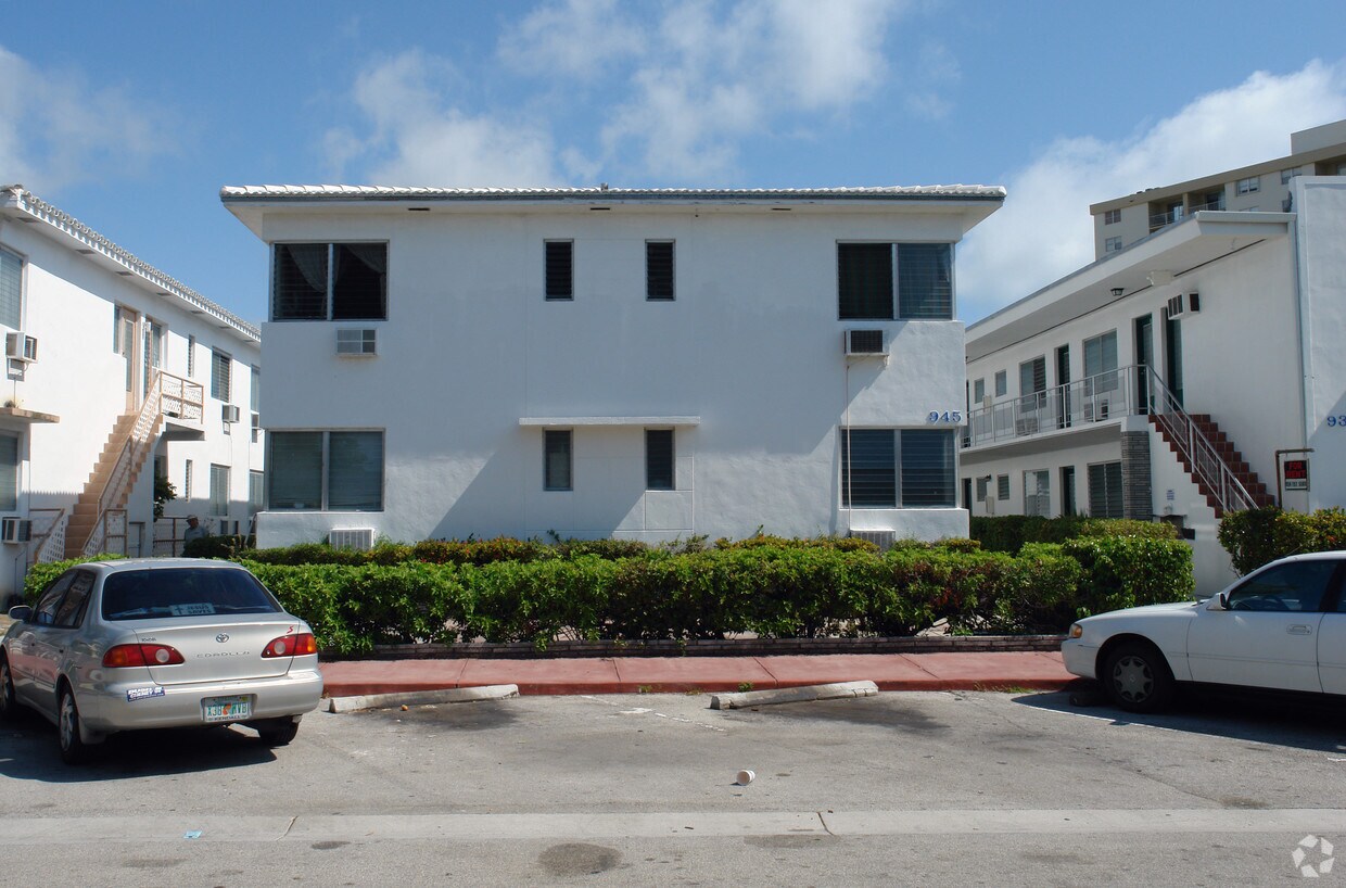Foto del edificio - 935 Bay Dr
