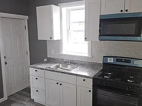 Building Photo - 5555 Crowson St