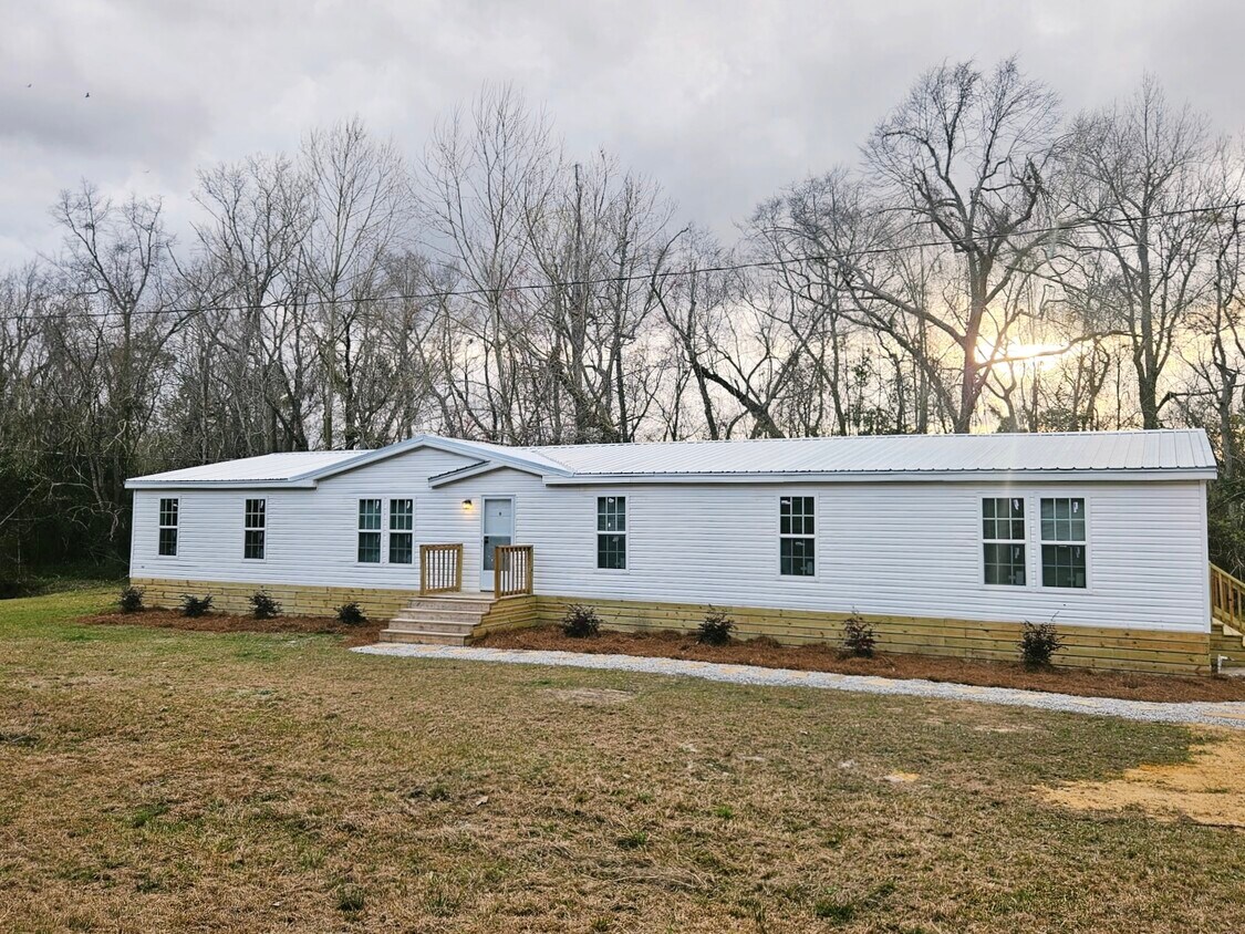 Primary Photo - 525 Horsefly Rd