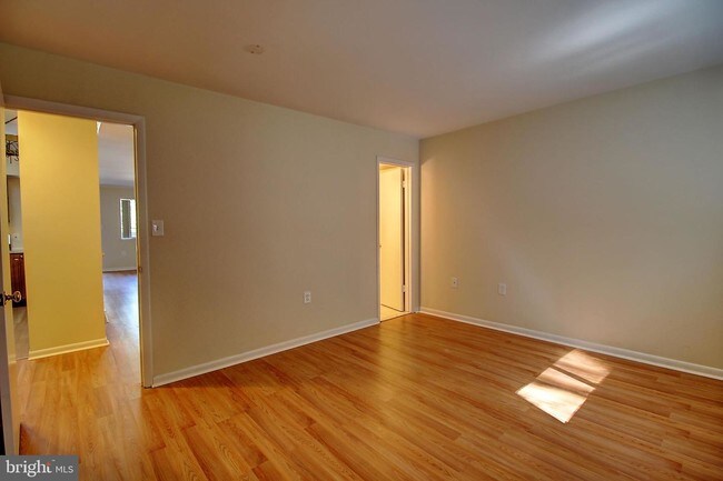 Foto del edificio - 8101 Greenspring Way