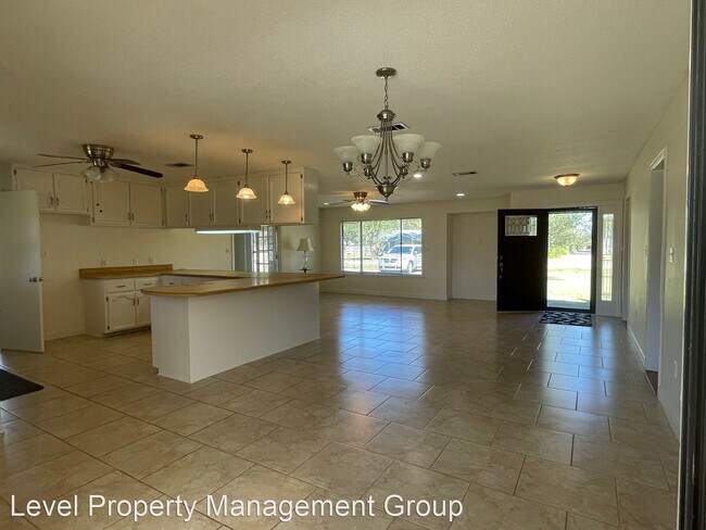 Foto del edificio - 3 br, 2 bath House - 1303 N. Cedar St.