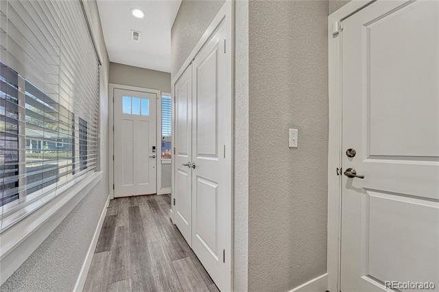 Building Photo - 923 N Raleigh St