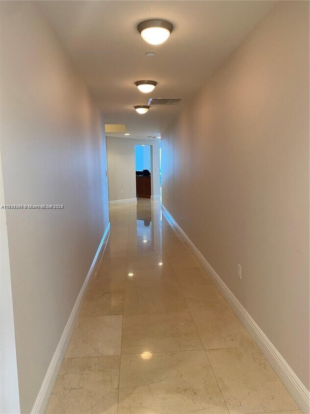 Foto del edificio - 3301 NE 183rd St