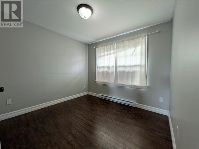 Building Photo - 180 Ladysmith Dr