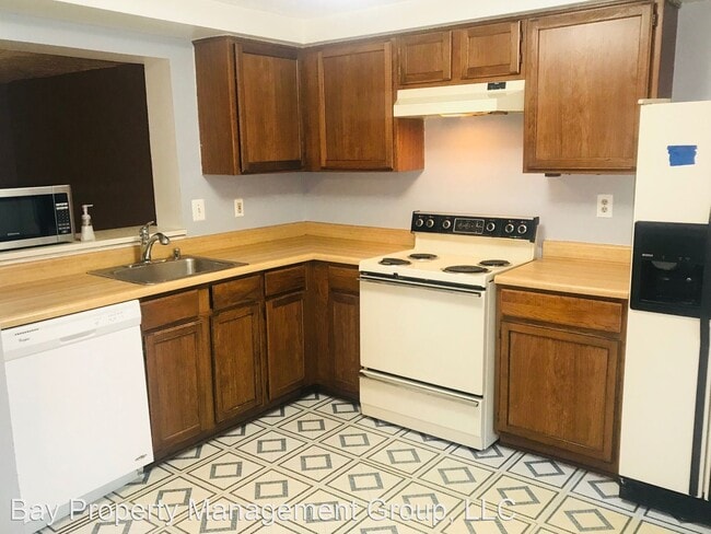 Building Photo - 2 br, 3 bath House - 205 Lodgecliffe Ct