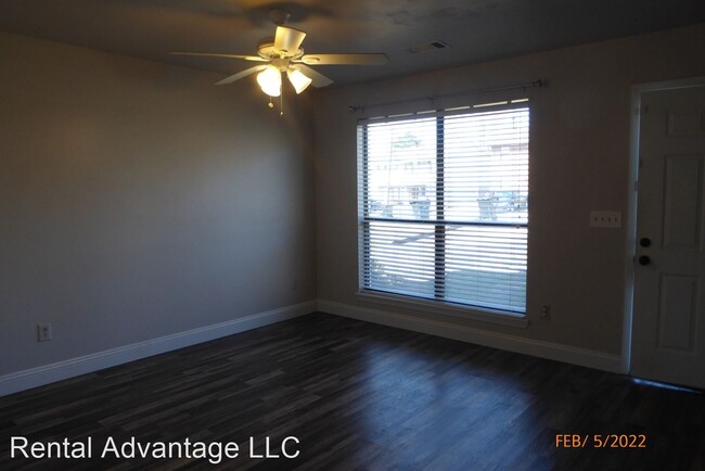 Building Photo - 2 br, 1.5 bath House - 5545 Saint James St
