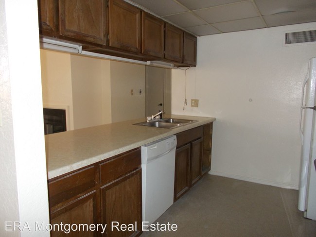 Building Photo - 710 Tierra del Sol