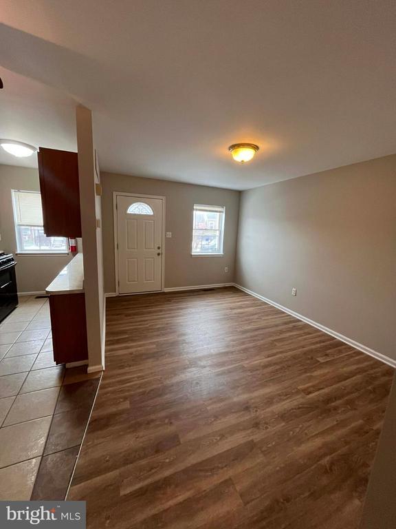 Foto del edificio - 405 E Spruce St