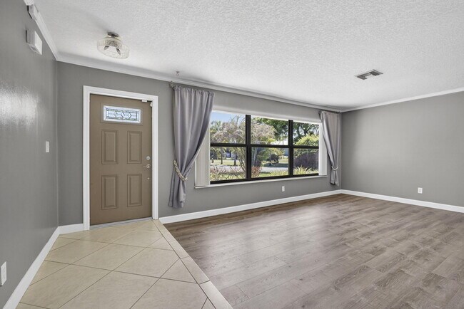 Foto del edificio - 7107 181st Ct N