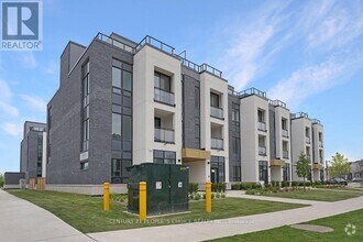 Building Photo - 3010-3010 Trailside Dr