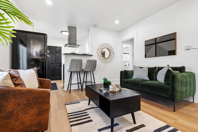 Foto del edificio - 1055 21st St