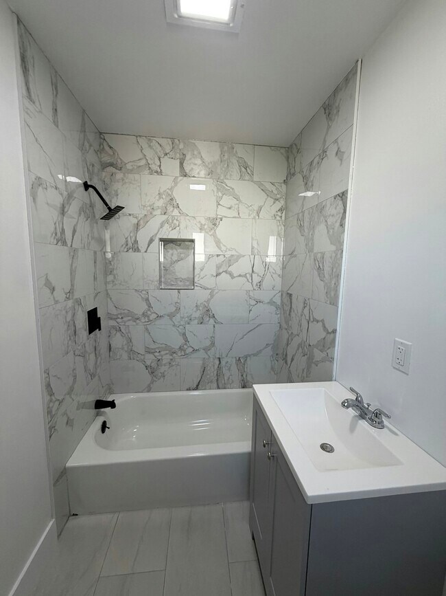 Foto del edificio - 4126 E Burns Ave