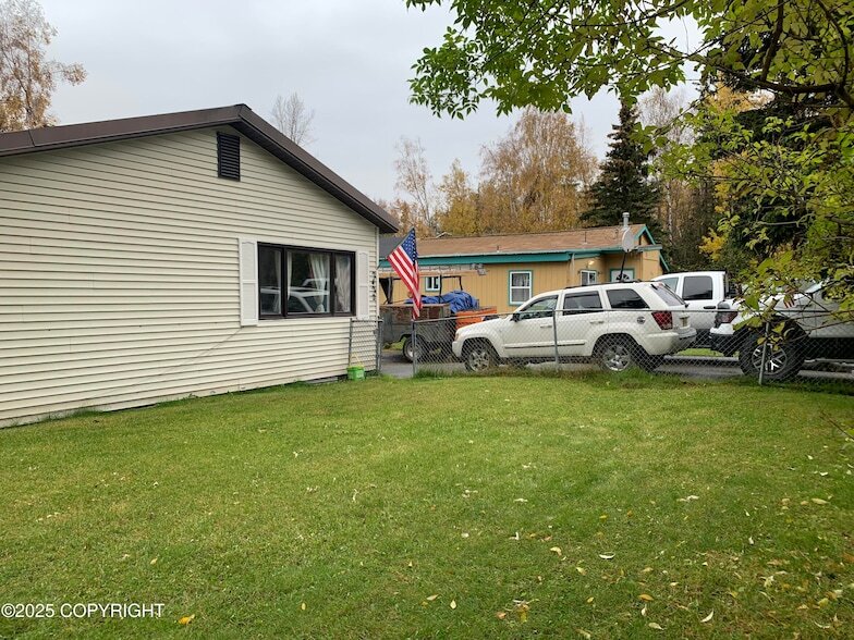 Foto principal - 2422 Glacier St