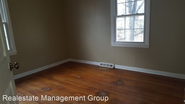 Building Photo - 3 br, 1 bath House - 939 N Edgemoor