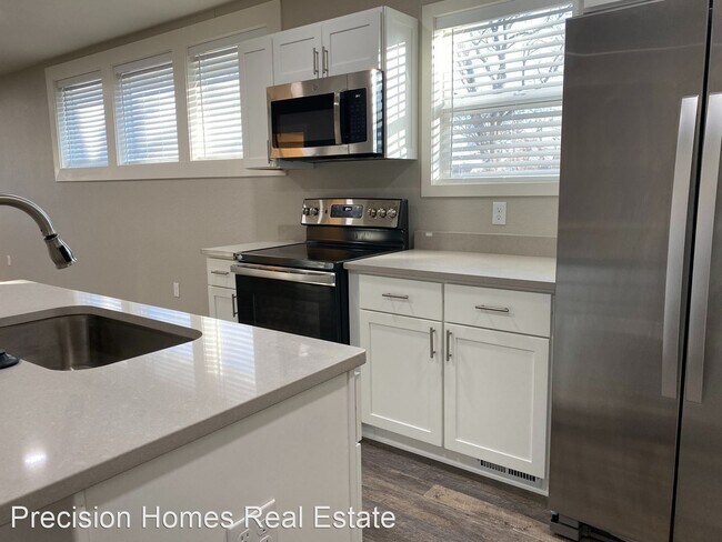 Building Photo - 4 br, 2 bath House - 301 Phelps St
