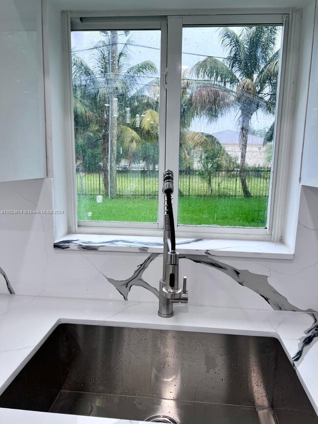 Foto del edificio - 10151 NW 21st Ct