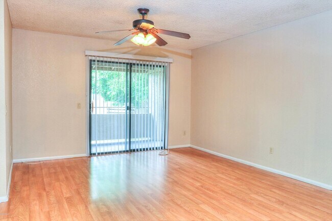 Foto del edificio - 2146 W Isabella Ave
