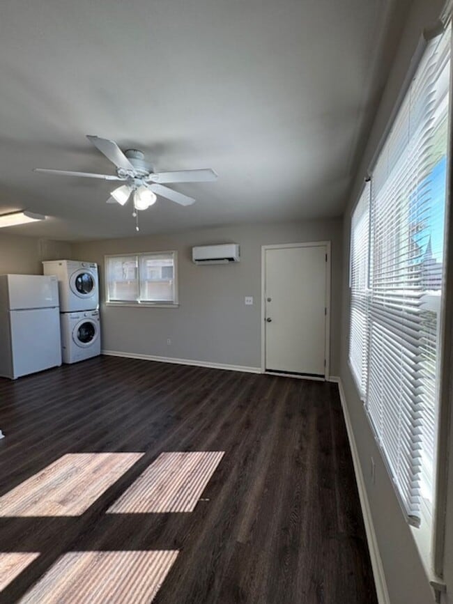 Building Photo - Tri-Plex - in Downtown Greer - 1 bedroom, ...