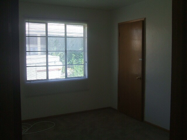 Foto del edificio - 528 W 17th Pl