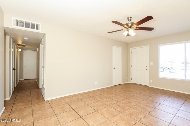 Building Photo - 7540 N 35th Ave