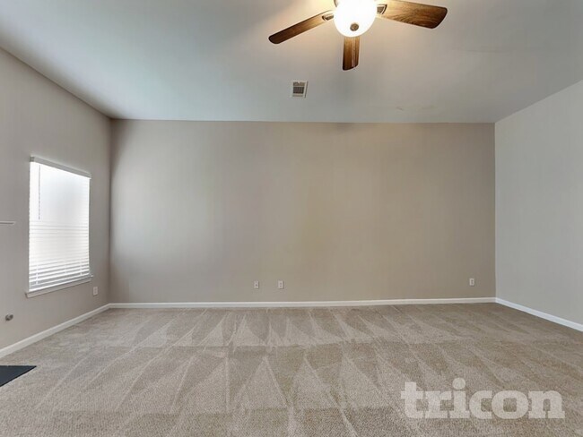 Foto del edificio - 7587 Poplar Falls St
