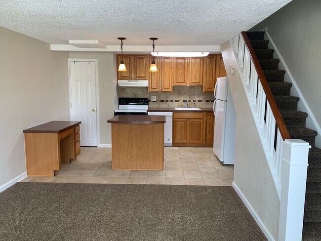 Desk & Pantry - 381 S Estes St