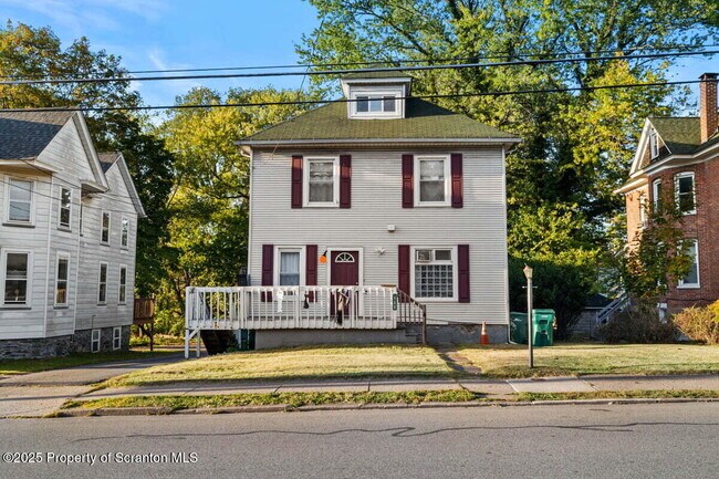 Foto del edificio - 120 Ridgeway St