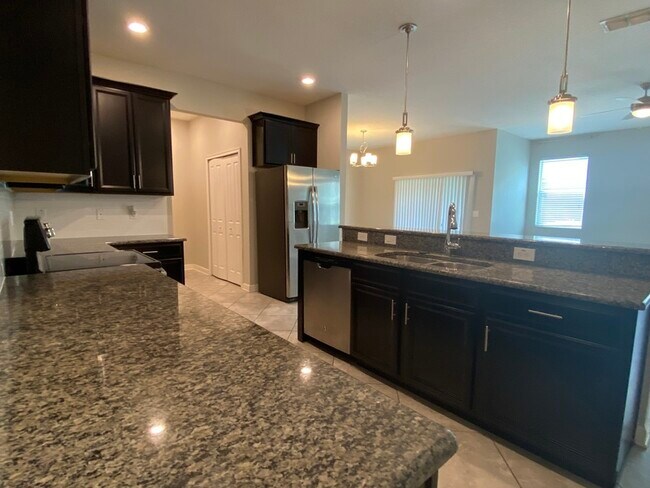 Building Photo - 15240 Harrington Cove Dr