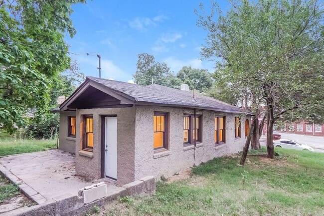 Building Photo - 3012 Anniston Ave