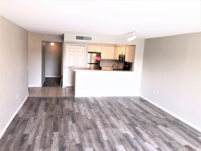Foto del edificio - 13838 Fairway Island Dr