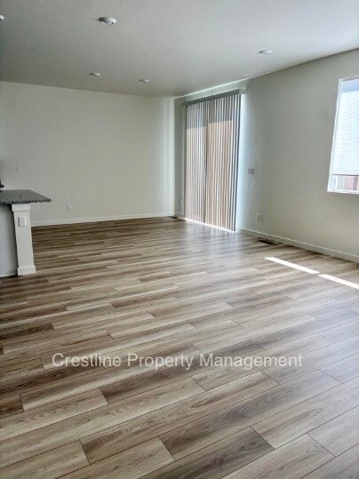 Foto del edificio - 7821 E Myrtle Bch Dr