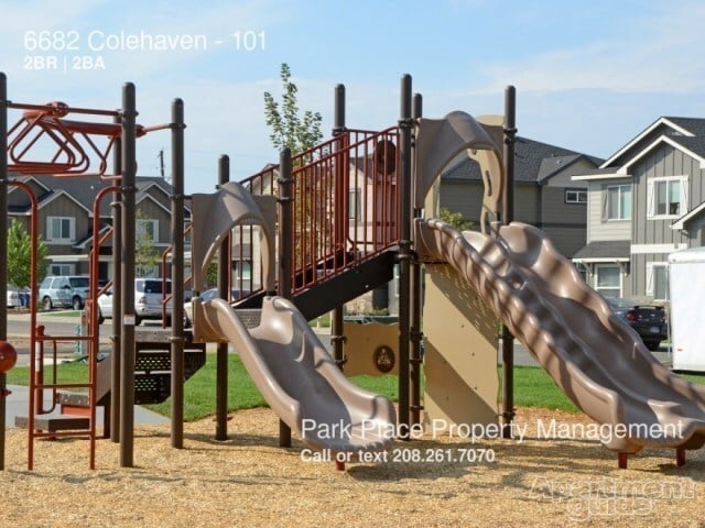 Building Photo - 1464 N Allumbaugh St