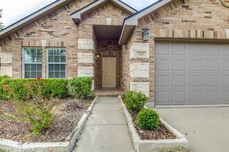 Building Photo - 325 Chalkstone Dr