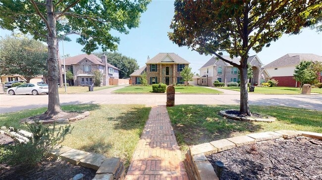 Building Photo - 20239 Hampshire Rocks Dr