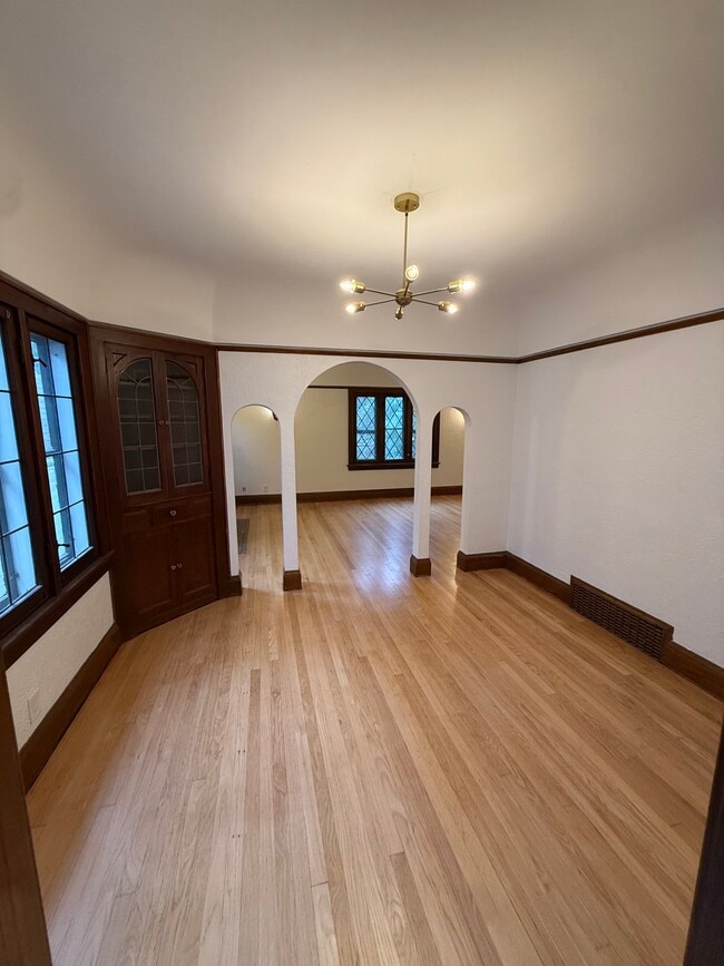 Foto del edificio - 332 E Schiller St