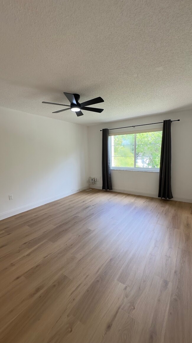Foto del edificio - 8280 SW 24th St