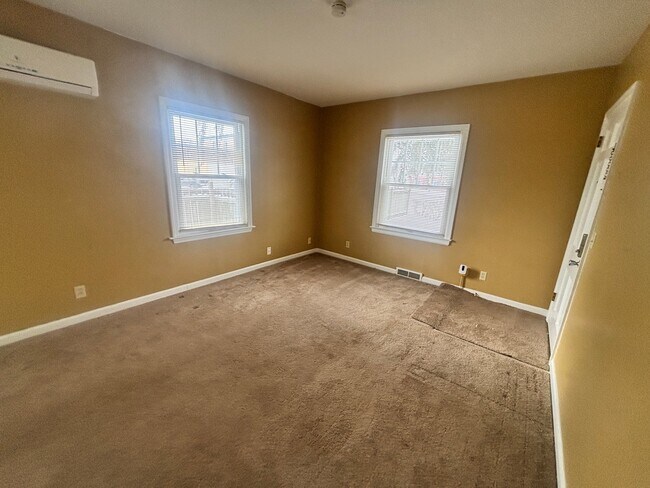 Foto del edificio - 142 N Riverview Dr