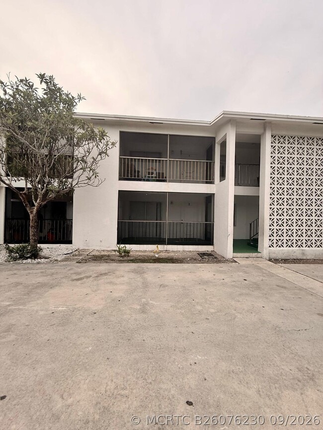 Building Photo - 1741 3rd Ave N
